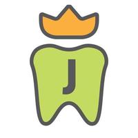 dentale logo design su lettera j corona simbolo. dentale cura logo cartello, clinica dente re logo design con lusso vettore modello