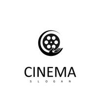 modello astratto di vettore del logo del cinema isolato su priorità bassa bianca