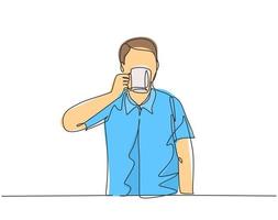 un disegno a linea singola continuo di un giovane lavoratore dipendente felice che si diverte a bere una tazza di caffè espresso caldo e fresco di grande gusto. bere caffè o tè concept design fumetto illustrazione vettoriale