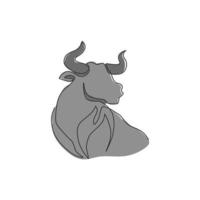 disegno a linea continua di eleganza testa di bufalo per l'identità del logo della multinazionale. concetto di mascotte di toro di lusso per spettacolo matador. grafica vettoriale moderna dell'illustrazione di progettazione di tiraggio di una linea