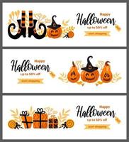 contento Halloween saldi. impostato vettore orizzontale bandiera nel cartone animato stile. zucca jack-o-lantern, i regali, strega cappello, a strisce calze autoreggenti, scarpe, lecca-lecca, autunno le foglie. per pubblicità striscione, manifesto, volantino.