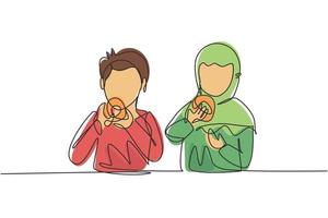 una sola linea che disegna due ragazzo e una ragazza arabi che mangiano ciambelle con la mano intorno al tavolo. goditi la colazione a casa. cibo gustoso e sano. illustrazione vettoriale grafica di disegno di disegno di linea continua