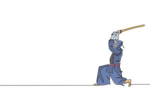 un disegno a linea continua di un giovane sportivo che allena l'abilità di combattimento di attacco di kendo nel centro di dojo. concetto di sport di arte marziale sano. illustrazione vettoriale di disegno grafico dinamico a linea singola