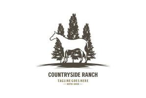 Vintage ▾ cavallo stallone con pino foresta campagna rurale ranch logo vettore