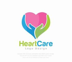 cuore cura logo design con un' cuore e un' mano vettore