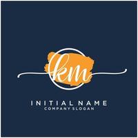 iniziale km femminile logo collezioni modello. grafia logo di iniziale firma, nozze, moda, gioielliere, boutique, floreale e botanico con creativo modello per qualunque azienda o attività commerciale. vettore