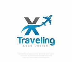 lettera X viaggio logo e aereo logo vettore