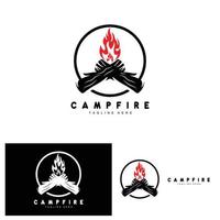 fuoco di bivacco logo disegno, campeggio vettore, legna fuoco e foresta design vettore