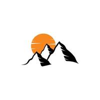 vettore logo montagna