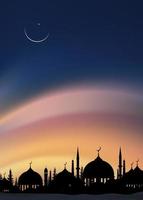 notte del ramadan con luna crescente su sfondo blu scuro, banner verticale vettoriale suset drammatico con cielo al crepuscolo, religione islamica per la celebrazione del ramadan kareem, eid al-adha, eid mubarak