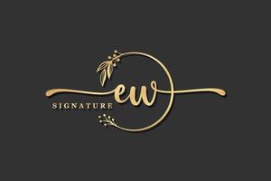 lusso oro firma iniziale e w logo design isolato foglia e fiore vettore