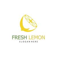 fresco Limone frutta vettore logo con foglie, per Limone frutta fresco bere.