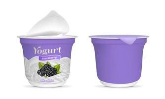 realistico dettagliato 3d Aperto mora Yogurt confezione contenitore e vuoto modello modello impostare. vettore
