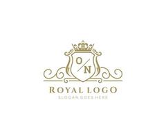 iniziale su lettera lussuoso marca logo modello, per ristorante, regalità, boutique, bar, Hotel, araldico, gioielleria, moda e altro vettore illustrazione.