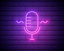 insegna al neon podcast, insegna luminosa, banner luminoso. podcast logo neon, emblema ed etichetta vettore