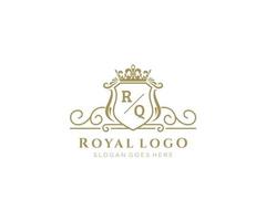 iniziale rq lettera lussuoso marca logo modello, per ristorante, regalità, boutique, bar, Hotel, araldico, gioielleria, moda e altro vettore illustrazione.