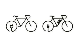 verde energia bicicletta linea e silhouette icona impostare. ecologico elettrico bicicletta. elettricità energia eco bicicletta con caricare spina simbolo collezione su bianca sfondo. isolato vettore illustrazione.