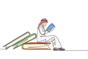 disegno di una sola linea giovane studente arabo maschio che legge, impara e si siede su grandi libri. studiare in biblioteca. appassionati o amanti della letteratura. illustrazione vettoriale grafica di disegno di disegno di linea continua moderna