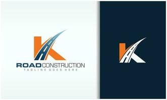 lettera K con strada logo cantare il creativo design concetto per autostrada Manutenzione e costruzione vettore