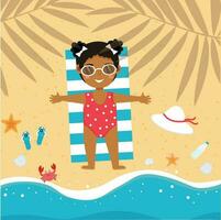 poco africano americano ragazza è dire bugie su il spiaggia e prendere il sole su asciugamano nel il ombra di palma alberi su il spiaggia. carino poco ragazza su vacanza. estate volta, vacanza. vettore illustrazione.