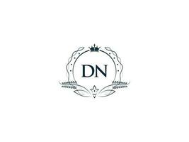 iniziale dn femminile logo, creativo lusso corona dn nd lettera logo icona vettore