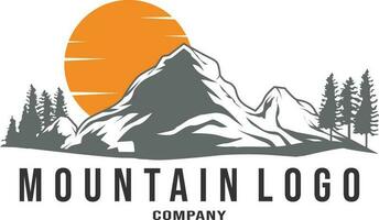 montagna logo azienda vettore logo. avventure icona montare.