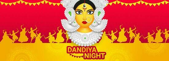 dandiya notte intestazione o bandiera design con illustrazione di dea Durga maa e persone dandiya danza su rosso e giallo sfondo. vettore