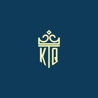 kq iniziale monogramma scudo logo design per corona vettore Immagine