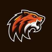 tigre esport gioco portafortuna logo design. arrabbiato ruggente tigre testa distintivo vettore icona