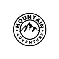 semplice premium mountain adventure outdoor badge vector logo icon design