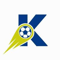 lettera K calcio logo concetto con in movimento calcio icona. calcio logo modello vettore