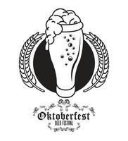 manifesto del festival celebrazione oktoberfest con bicchiere di birra vettore