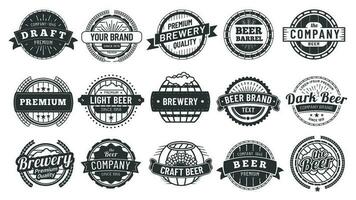 fabbrica di birra distintivo. bozza birra barile emblema, retrò cerchio badge e qualità emblemi Vintage ▾ fricchettone logo francobolli vettore impostato