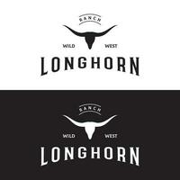 Longhorn Texas ranch selvaggio ovest animale logo design Vintage ▾ retro.logo per cowboy, bestiame, distintivo, ristorante. vettore