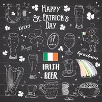 set di doodle disegnato a mano del giorno di San Patrizio, con leprechaun, pentola di monete d'oro, arcobaleno, birra, quadrifoglio, ferro di cavallo, arpa celtica e bandiera dell'irlanda illustrazione vettoriale su sfondo lavagna