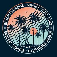 spiaggia Paradiso, estate vibrazioni solo, California spiaggia. estate testo con un' onde vettore illustrazioni. estate spiaggia onda vettore illustrazione.