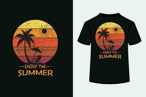 godere il estate retrò a strisce tramonto Vintage ▾ stile t camicia design vettore