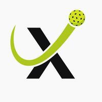 lettera X pickleball logo concetto con in movimento salamoia palla simbolo. salamoia palla logotipo vettore