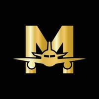 lettera m viaggio logo concetto con volante aria aereo simbolo vettore