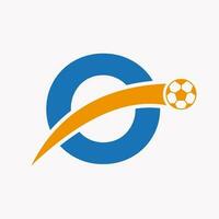 calcio logo su lettera o con in movimento calcio icona. calcio logo modello vettore