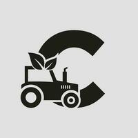lettera c agricoltura logo concetto con trattore icona vettore modello. eco azienda agricola simbolo