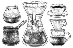 schizzo vettoriale set di strumenti per caffettiera. un bicchiere, una caffettiera turca, una caffettiera con filtro a goccia, una tazza di caffè e un'illustrazione disegnata a mano con versamento a goccia