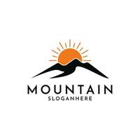 montagna logo design design creativo idea vettore