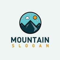 montagna portafortuna vettore logo, disegnato a mano logo, illustrazione, astratto logo