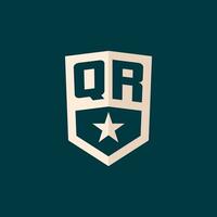 iniziale qr logo stella scudo simbolo con semplice design vettore