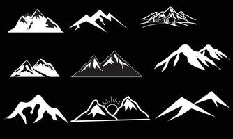 montagna vettore, icona, impostato di roccioso montagna silhouette. fascio disegno vettoriale un' illustratore vettore di montagna silhouette clip-art impostato
