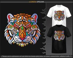 colorato tigre testa mandala arti isolato su nero e bianca t camicia. vettore