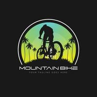 vettore logo mountain bike