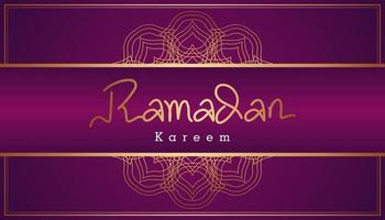 bellissimo testo in oro ramadan kareem e sfondo di design con motivi ornamentali. illustrazione vettoriale