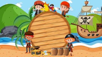 modello di banner in legno vuoto con bambini pirati sulla scena diurna della spiaggia vettore